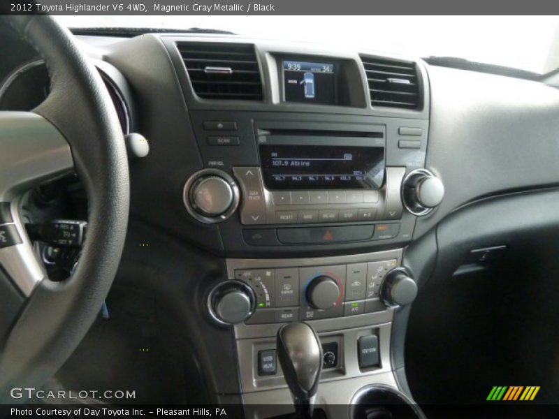 Magnetic Gray Metallic / Black 2012 Toyota Highlander V6 4WD
