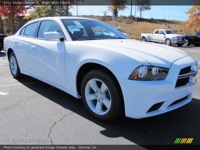 Bright White / Black 2012 Dodge Charger SE