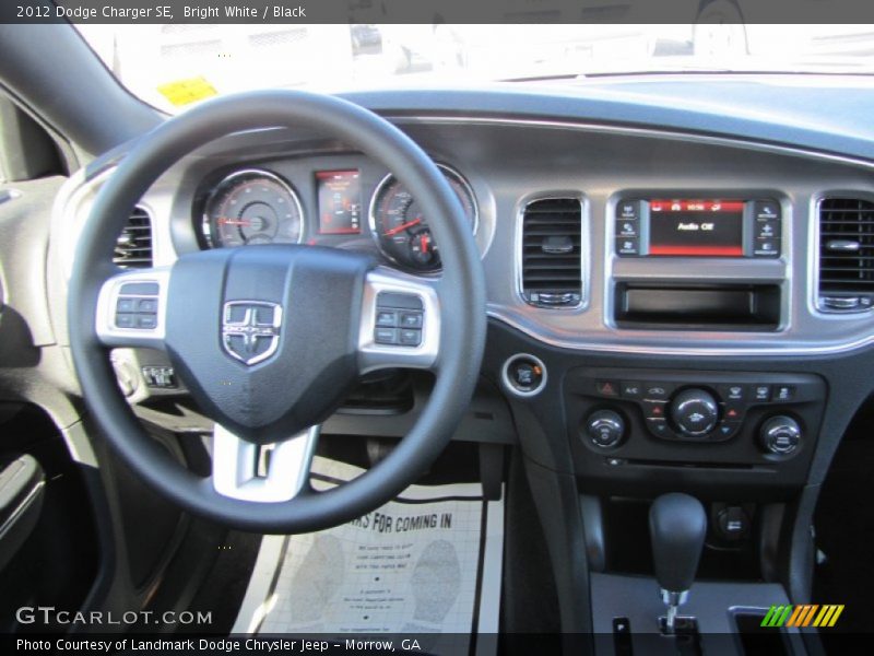 Bright White / Black 2012 Dodge Charger SE