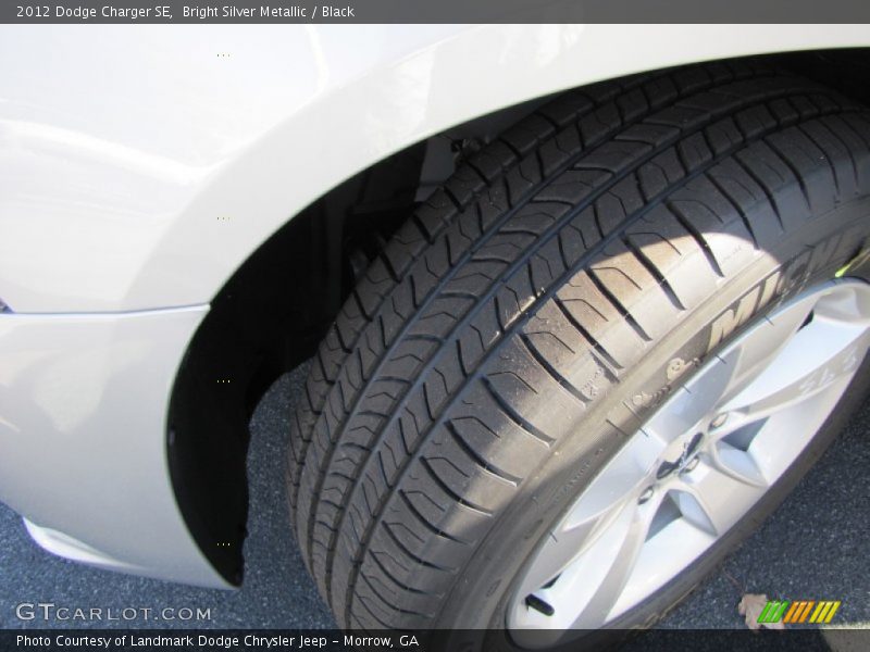 Bright Silver Metallic / Black 2012 Dodge Charger SE