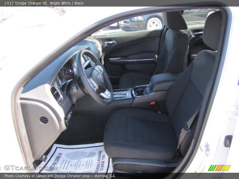 Bright White / Black 2012 Dodge Charger SE