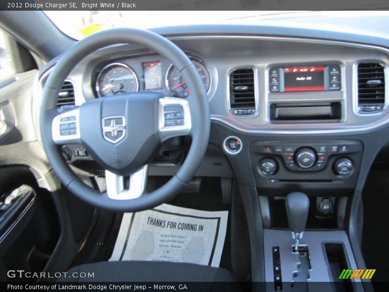 Bright White / Black 2012 Dodge Charger SE