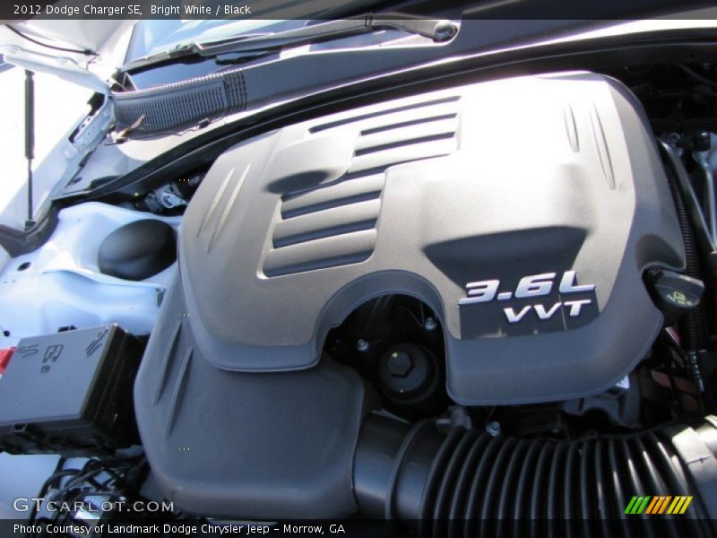 Bright White / Black 2012 Dodge Charger SE