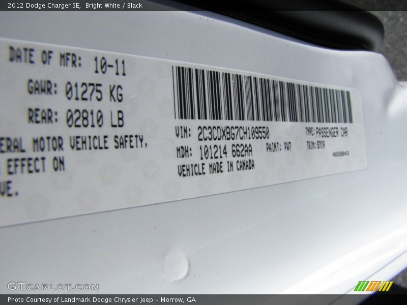 Bright White / Black 2012 Dodge Charger SE