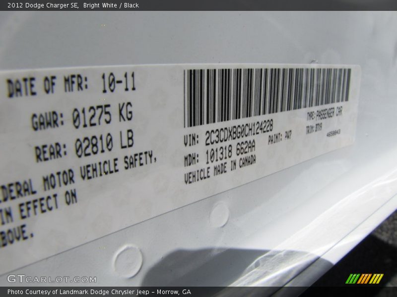 Bright White / Black 2012 Dodge Charger SE