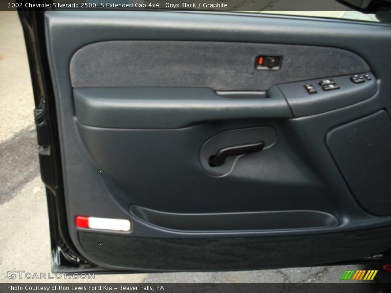 Onyx Black / Graphite 2002 Chevrolet Silverado 2500 LS Extended Cab 4x4