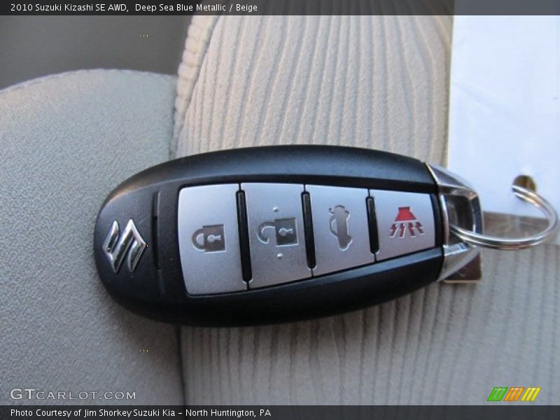 Keys of 2010 Kizashi SE AWD