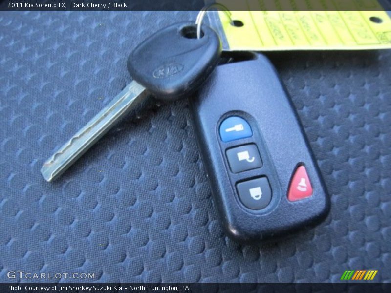 Dark Cherry / Black 2011 Kia Sorento LX