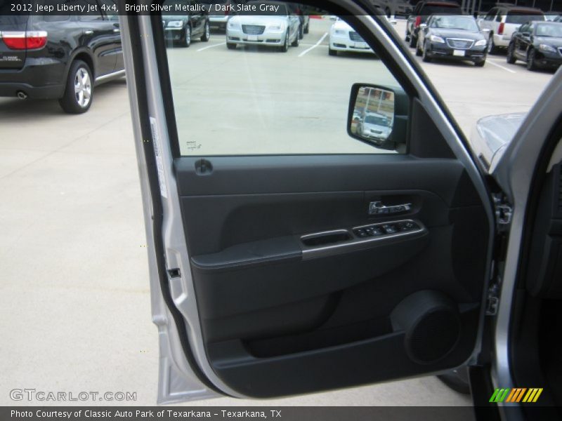 Bright Silver Metallic / Dark Slate Gray 2012 Jeep Liberty Jet 4x4