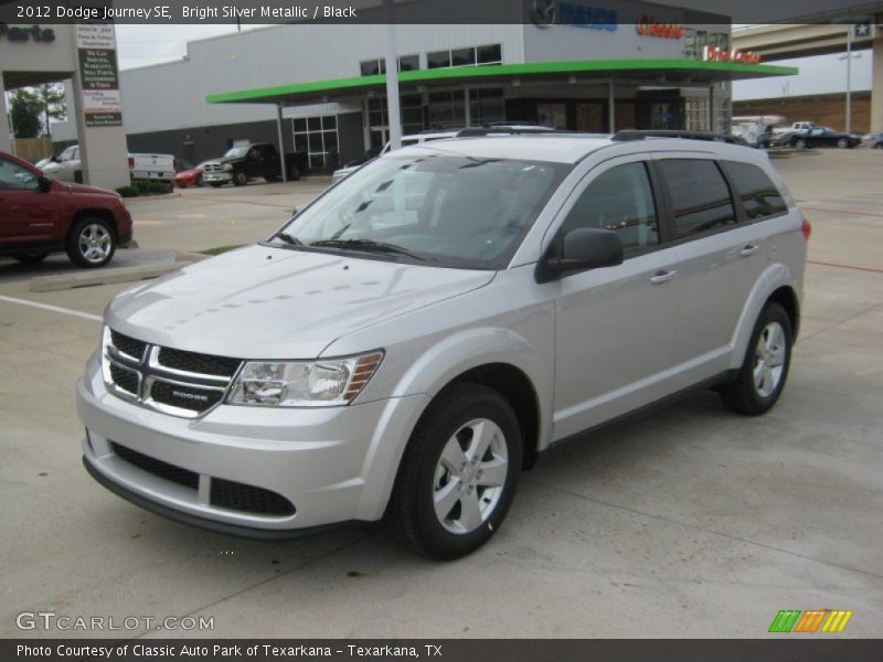 Bright Silver Metallic / Black 2012 Dodge Journey SE