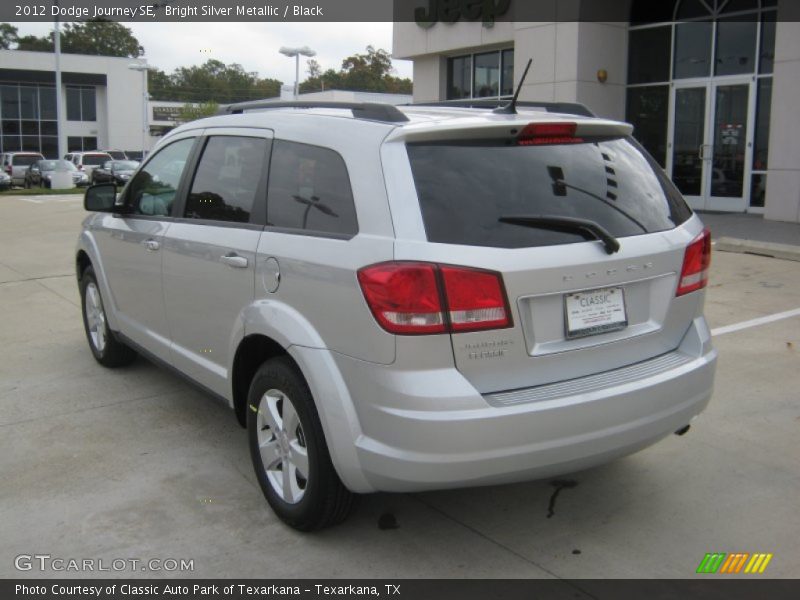 Bright Silver Metallic / Black 2012 Dodge Journey SE