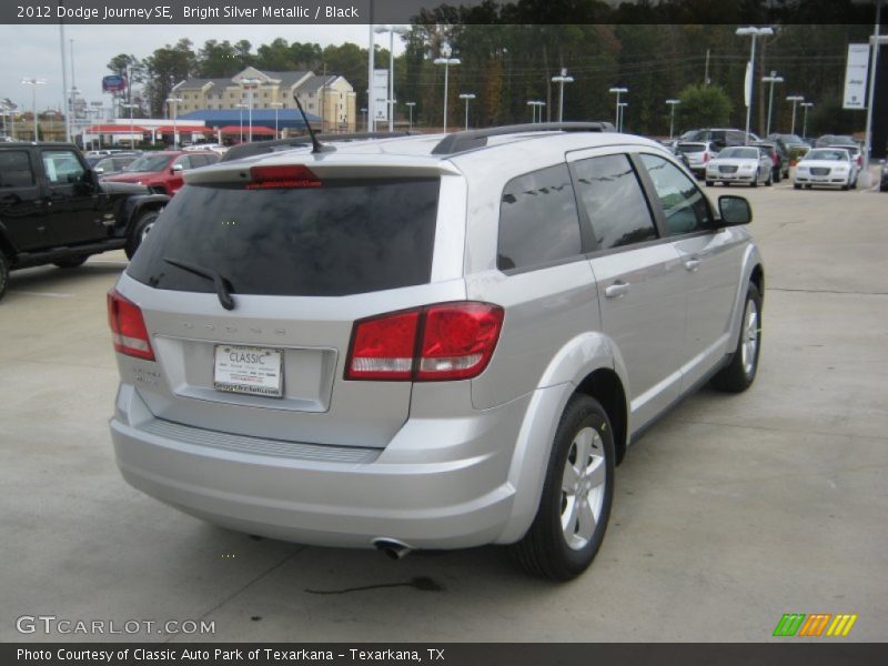Bright Silver Metallic / Black 2012 Dodge Journey SE