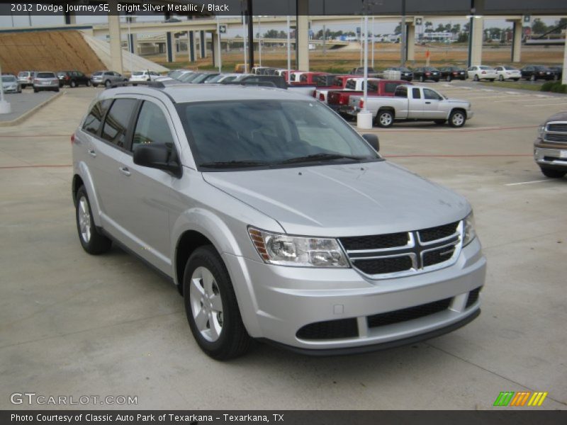 Bright Silver Metallic / Black 2012 Dodge Journey SE