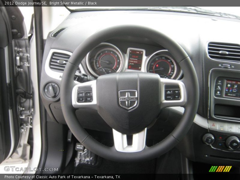 Bright Silver Metallic / Black 2012 Dodge Journey SE