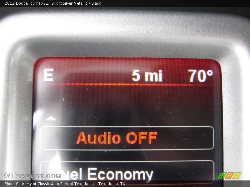 Bright Silver Metallic / Black 2012 Dodge Journey SE