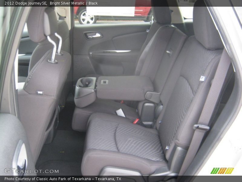 Bright Silver Metallic / Black 2012 Dodge Journey SE