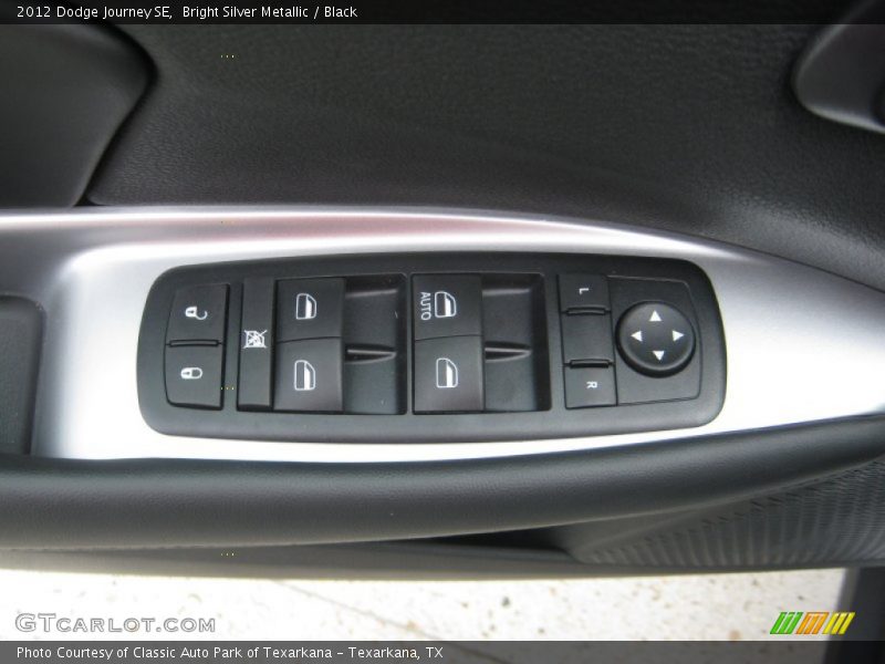 Bright Silver Metallic / Black 2012 Dodge Journey SE