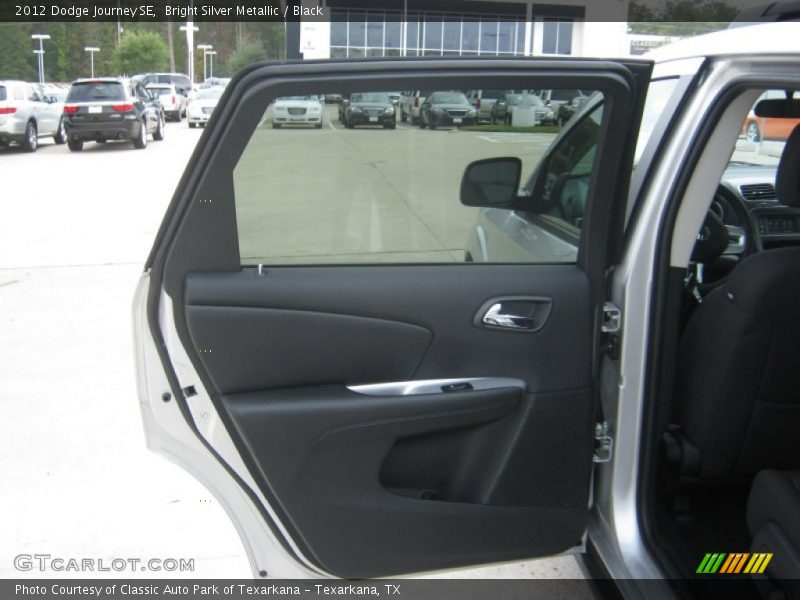 Bright Silver Metallic / Black 2012 Dodge Journey SE
