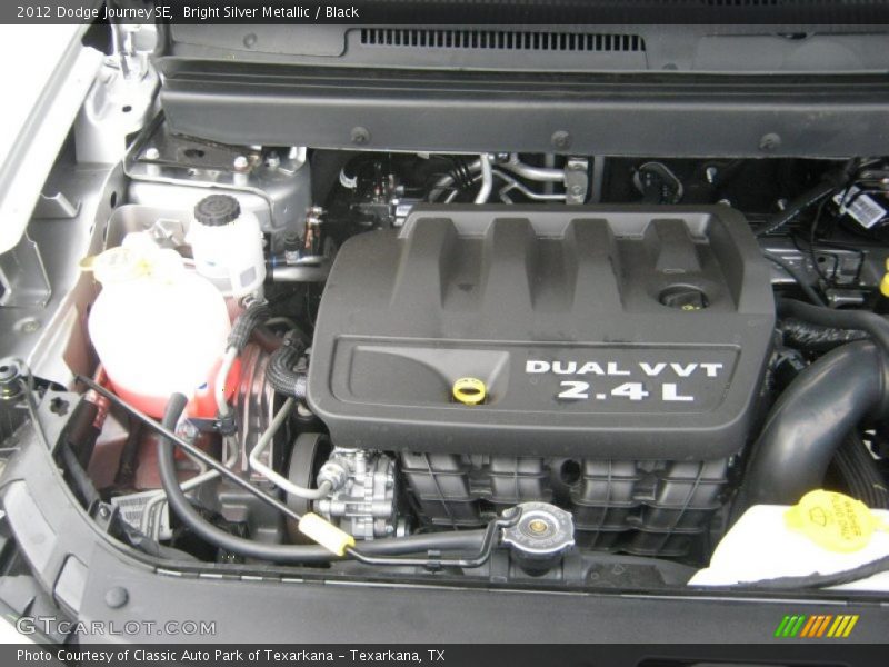 Bright Silver Metallic / Black 2012 Dodge Journey SE