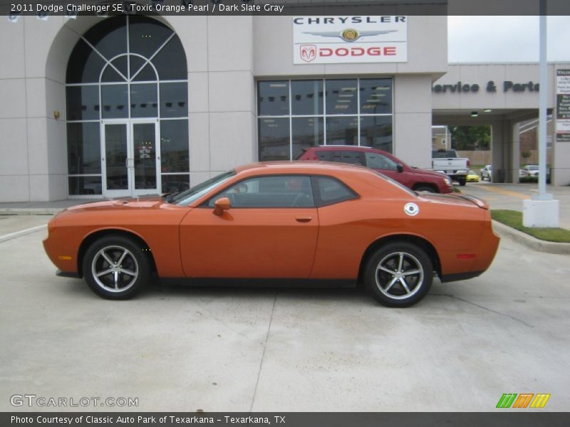 Toxic Orange Pearl / Dark Slate Gray 2011 Dodge Challenger SE