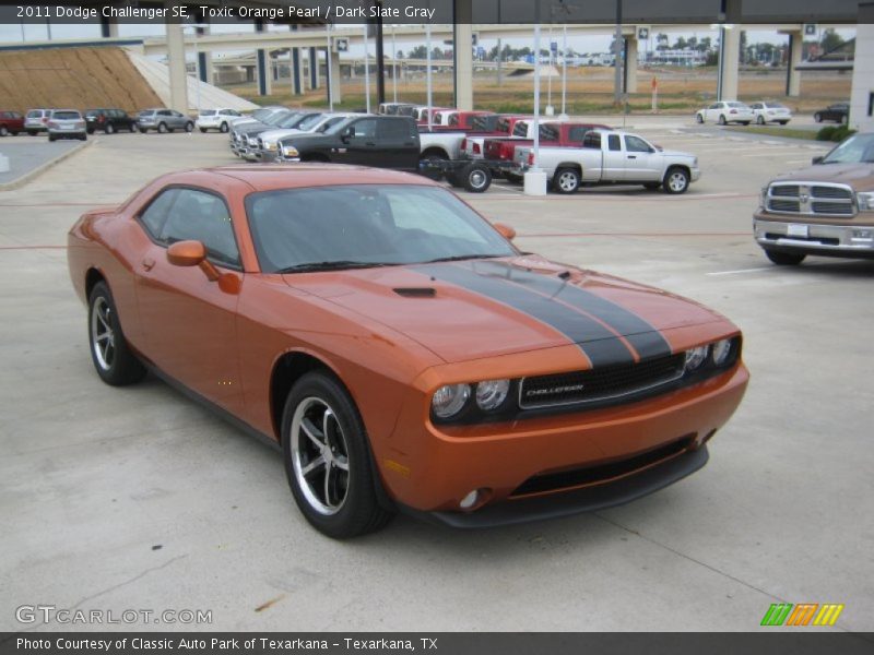 Toxic Orange Pearl / Dark Slate Gray 2011 Dodge Challenger SE