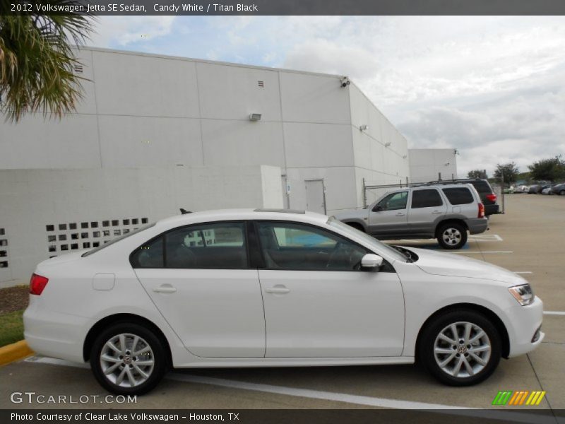 Candy White / Titan Black 2012 Volkswagen Jetta SE Sedan