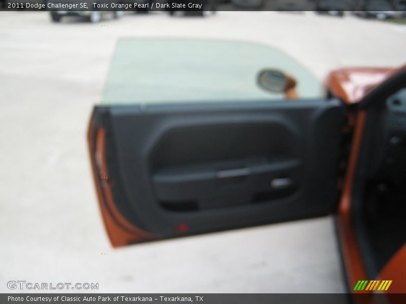 Toxic Orange Pearl / Dark Slate Gray 2011 Dodge Challenger SE
