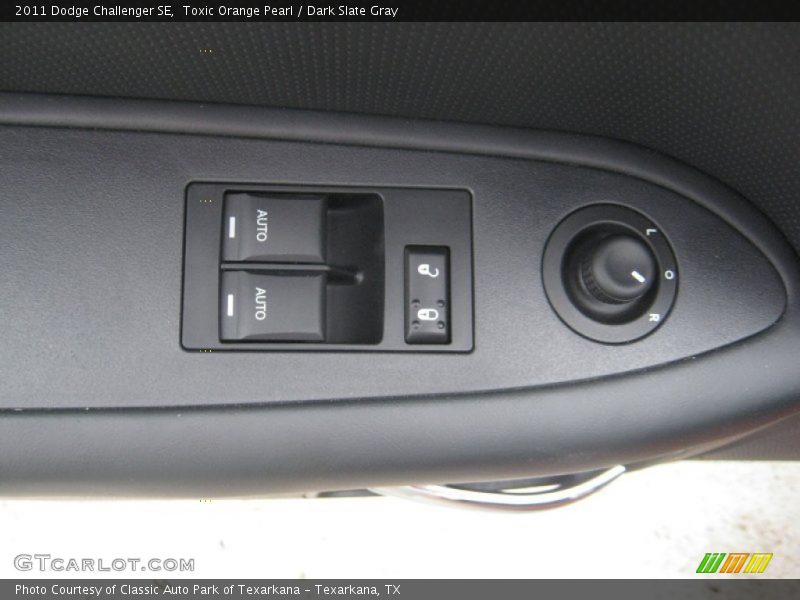 Toxic Orange Pearl / Dark Slate Gray 2011 Dodge Challenger SE