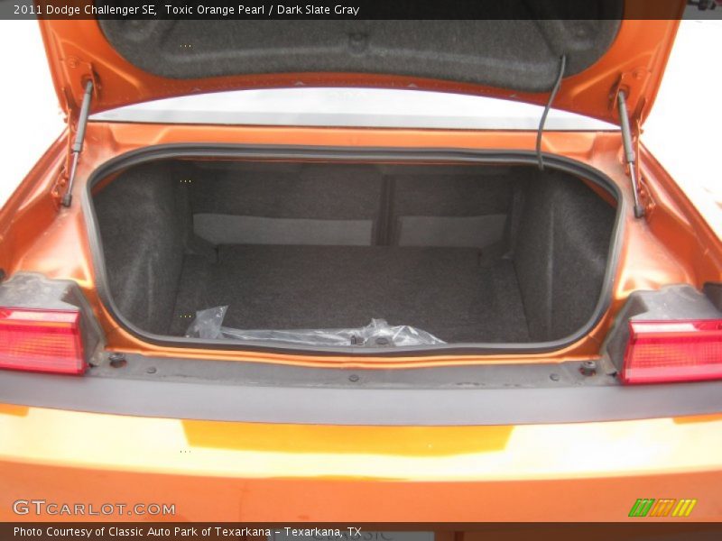 Toxic Orange Pearl / Dark Slate Gray 2011 Dodge Challenger SE