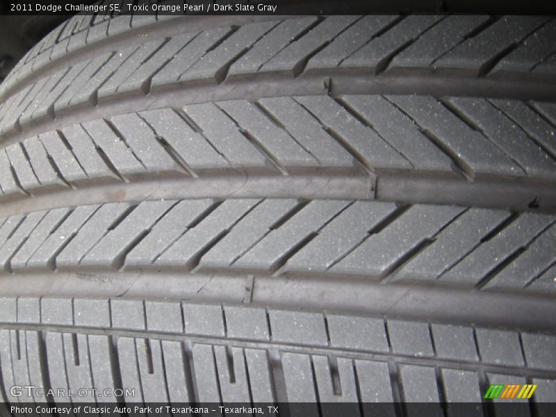 Toxic Orange Pearl / Dark Slate Gray 2011 Dodge Challenger SE