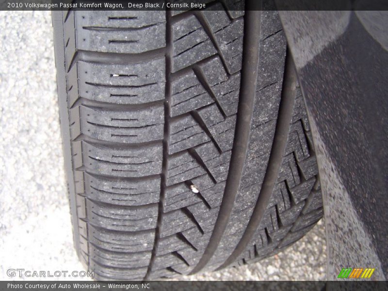 Deep Black / Cornsilk Beige 2010 Volkswagen Passat Komfort Wagon