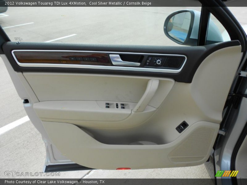 Door Panel of 2012 Touareg TDI Lux 4XMotion