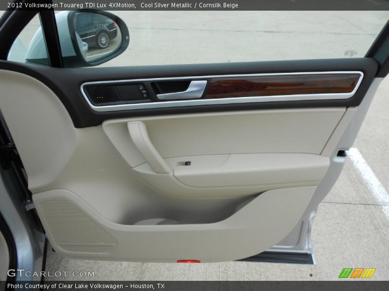 Door Panel of 2012 Touareg TDI Lux 4XMotion