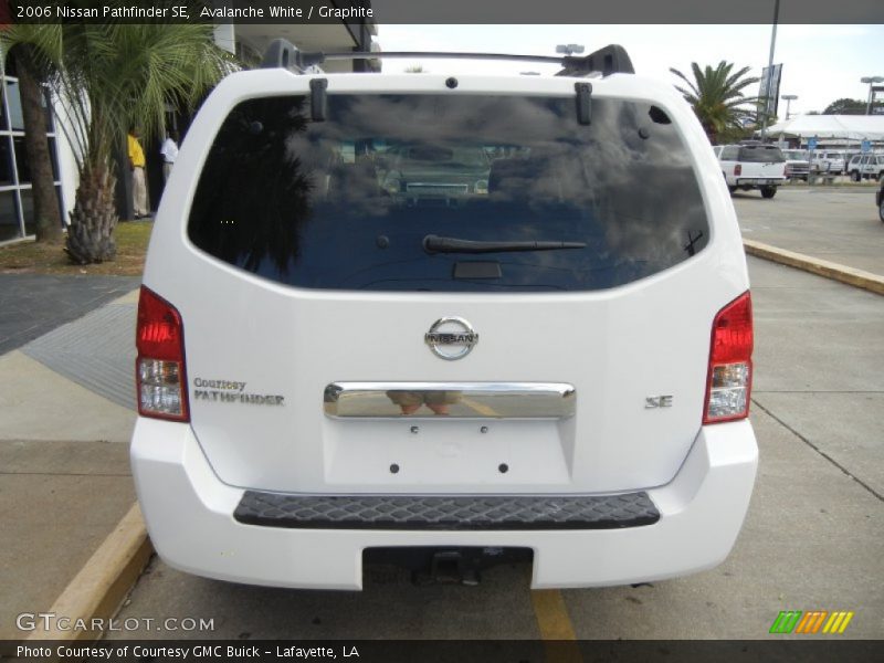 Avalanche White / Graphite 2006 Nissan Pathfinder SE