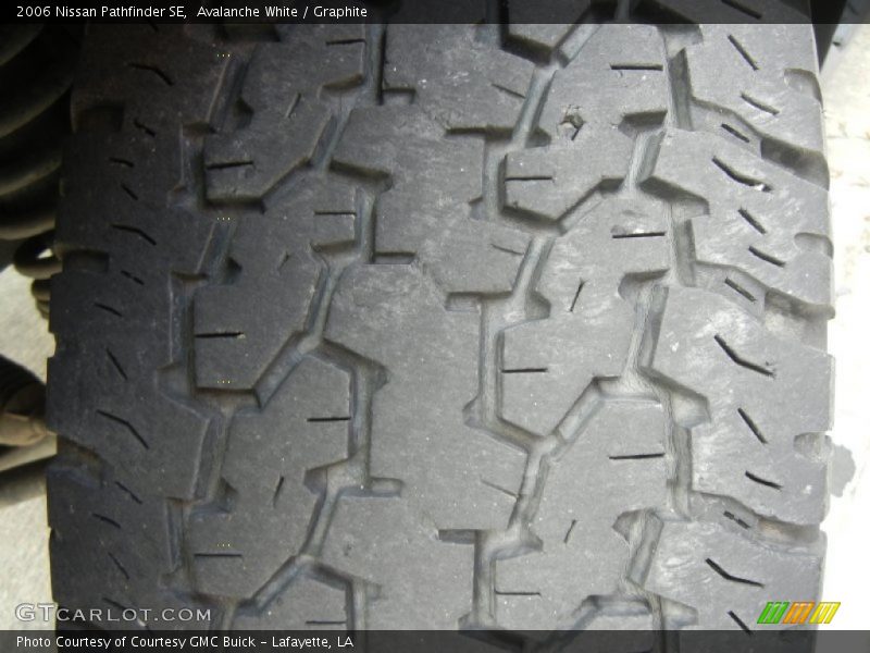 Avalanche White / Graphite 2006 Nissan Pathfinder SE