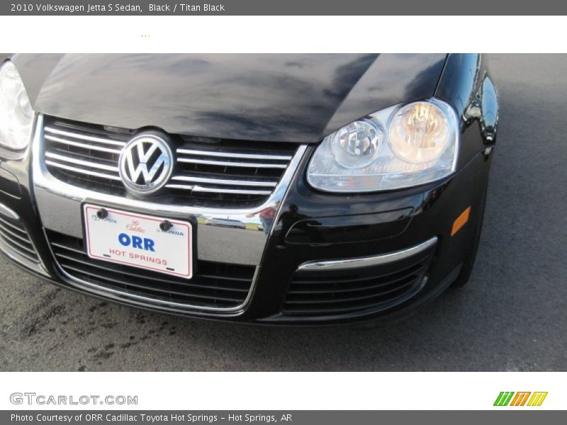 Black / Titan Black 2010 Volkswagen Jetta S Sedan