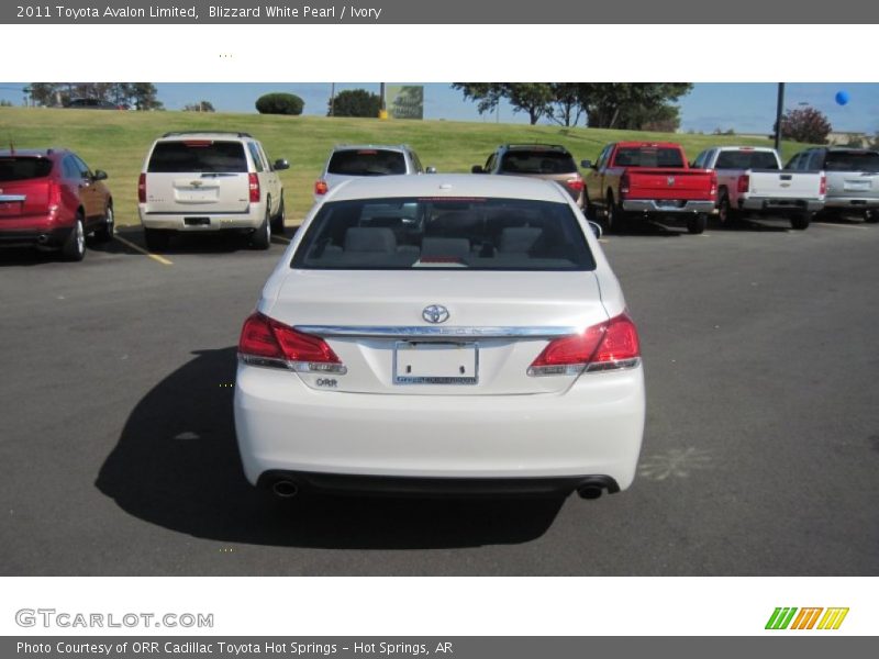 Blizzard White Pearl / Ivory 2011 Toyota Avalon Limited