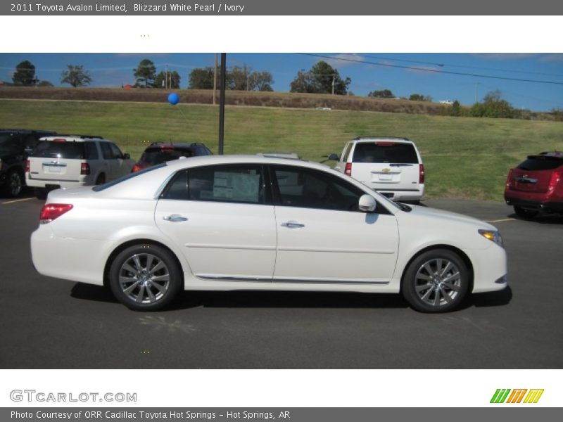 Blizzard White Pearl / Ivory 2011 Toyota Avalon Limited
