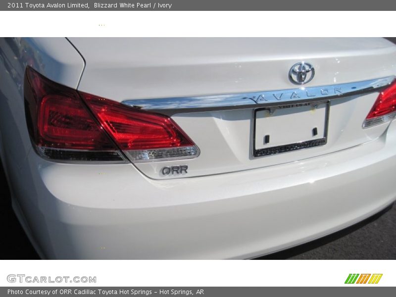 Blizzard White Pearl / Ivory 2011 Toyota Avalon Limited