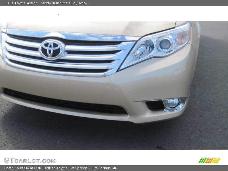 Sandy Beach Metallic / Ivory 2011 Toyota Avalon