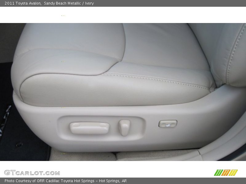Sandy Beach Metallic / Ivory 2011 Toyota Avalon