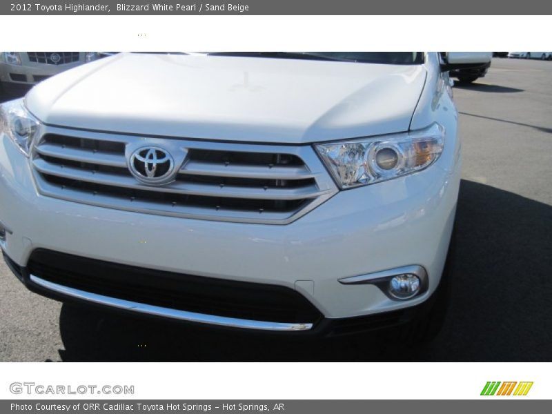 Blizzard White Pearl / Sand Beige 2012 Toyota Highlander