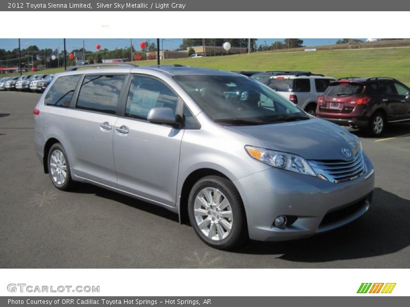 Front 3/4 View of 2012 Sienna Limited