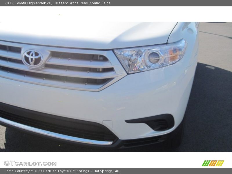 Blizzard White Pearl / Sand Beige 2012 Toyota Highlander V6