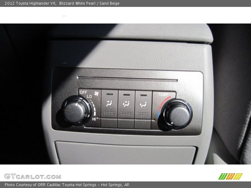 Blizzard White Pearl / Sand Beige 2012 Toyota Highlander V6