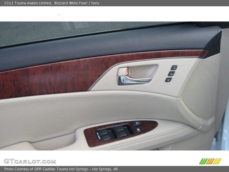 Blizzard White Pearl / Ivory 2011 Toyota Avalon Limited