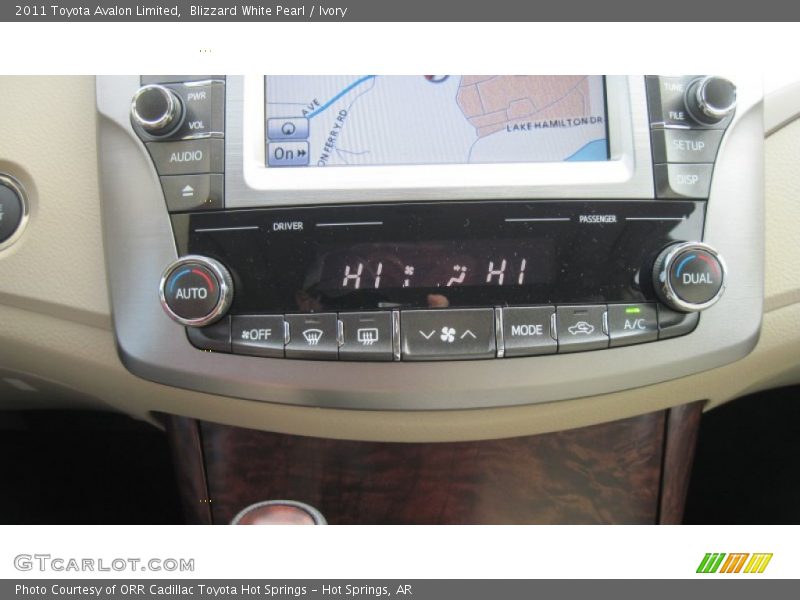 Blizzard White Pearl / Ivory 2011 Toyota Avalon Limited