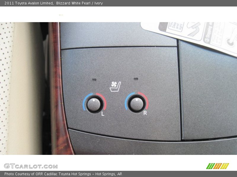 Blizzard White Pearl / Ivory 2011 Toyota Avalon Limited