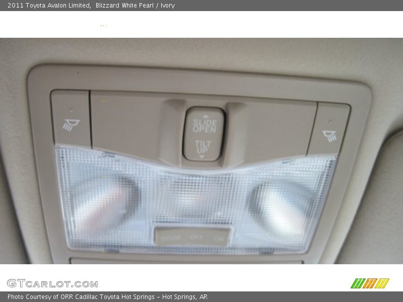 Blizzard White Pearl / Ivory 2011 Toyota Avalon Limited