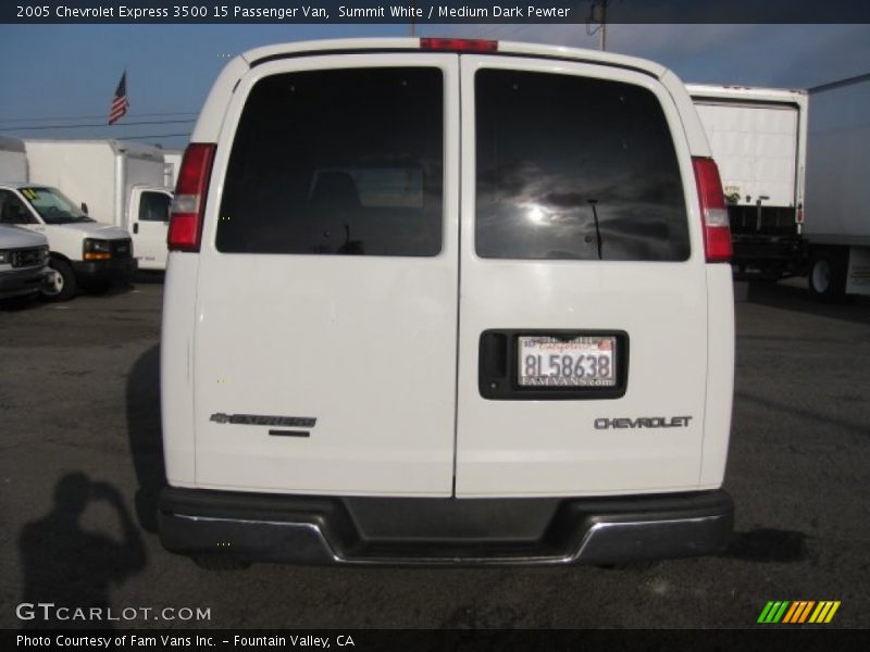 Summit White / Medium Dark Pewter 2005 Chevrolet Express 3500 15 Passenger Van